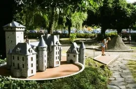 Camping - Vic-sur-Cère - Auvergne - La Pommeraie