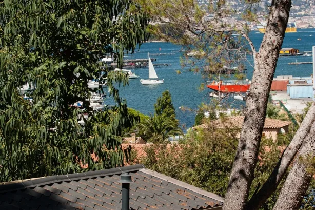 Camping - Saint-Mandrier-sur-Mer - Provence-Alpes-Côte d'Azur - La Presqu'île