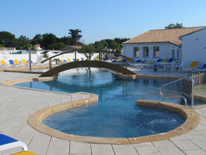 Camping - Les Portes en Ré - Poitou-Charentes - Le Phare