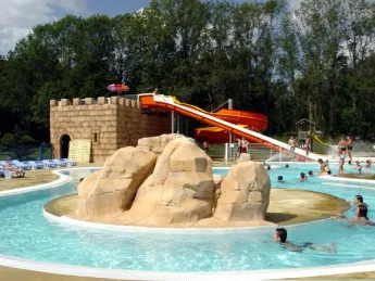 Camping - Murol - Auvergne - La Ribeyre