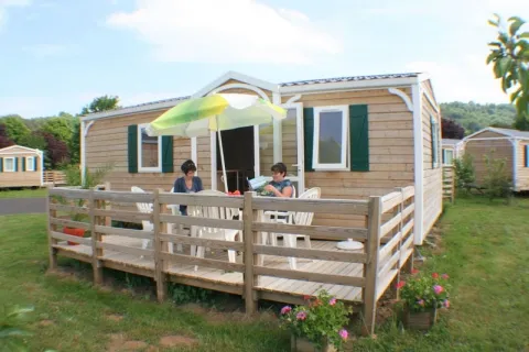 Camping - Murol - Auvergne - La Ribeyre