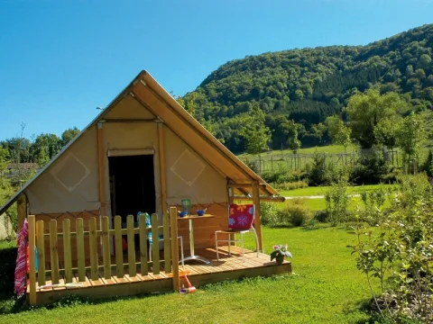 Camping - Ornans - Franche-Comté - la Roche d'Ully