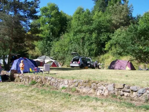 Camping - Saint-Geneys-près-Saint-Paulien - Auvergne - La Rochelambert