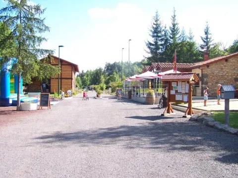 Camping - Saint-Geneys-près-Saint-Paulien - Auvergne - La Rochelambert