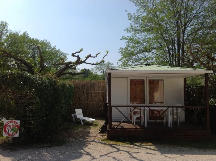 Camping - Châteaurenard - Provence-Alpes-Côte d'Azur - La Roquette