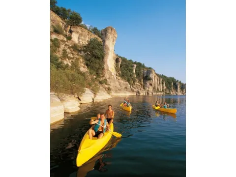 Camping - Berrias et Casteljau - Rhône-Alpes - La Rouveyrolle