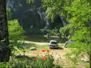 Camping - Vallon-Pont-d'Arc - Rhône-Alpes - La Rouvière