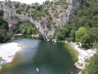 Camping - Vallon-Pont-d'Arc - Rhône-Alpes - La Rouvière