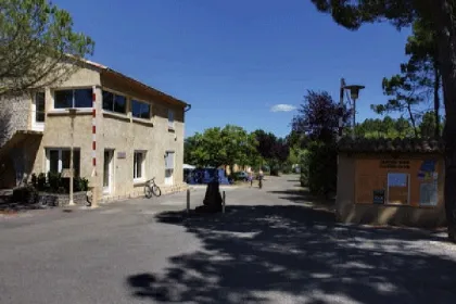 Camping - Vagnas - Rhône-Alpes - La Rouvière les Pins