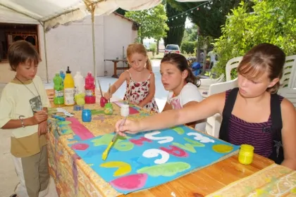 Camping - Sainte-Anastasie-sur-Issole - Provence-Alpes-Côte d'Azur - La Vidaresse