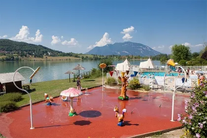Camping - Massignieu-de-Rives - Rhône-Alpes - Lac du Lit du Roi