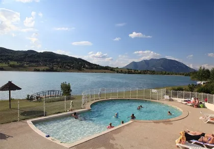 Camping - Massignieu-de-Rives - Rhône-Alpes - Lac du Lit du Roi