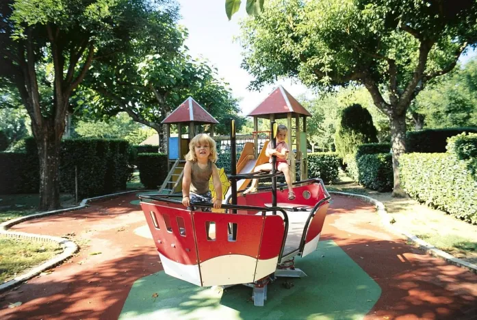 Camping - Vallon-Pont-d'Arc - Rhône-Alpes - L'Ardéchois