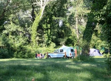 Camping - Châteauneuf-du-Pape - Provence-Alpes-Côte d'Azur - l'Art de Vivre