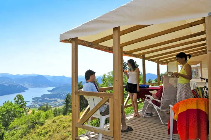 Camping - Saint-Apollinaire - Provence-Alpes-Côte d'Azur - le Clos du Lac