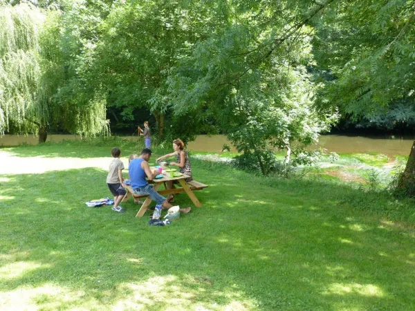 Camping - Antonne-et-Trigonant - Aquitaine - Le Bois de Coderc
