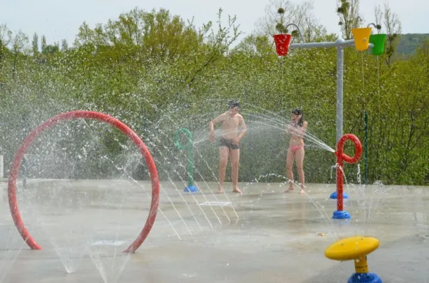 Camping - Huanne-Montmartin - Franche-Comté - Le Bois de Reveuge