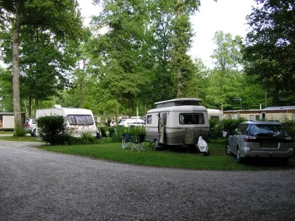 Camping - Villeneuve-les-Genêts - Bourgogne - Le Bois Guillaume