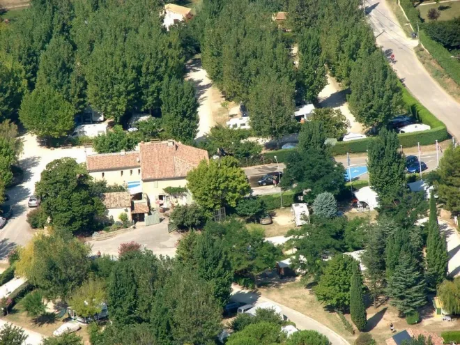Camping - Aubignan - Provence-Alpes-Côte d'Azur - Le Brégoux