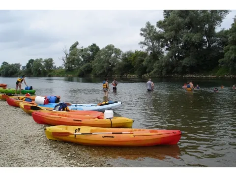 Camping - Chaussin - Franche-Comté - Le Canoë