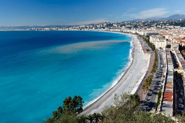 Camping - Roquefort-les-Pins - Provence-Alpes-Côte d'Azur - Le Castellas