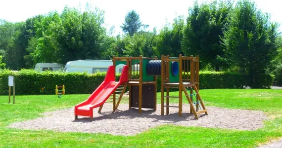 Camping - Villersexel - Franche-Comté - Le Chapeau Chinois