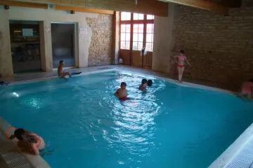 Camping - Gigny-sur-Saône - Bourgogne - Le Château de l'Epervière