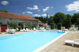 Camping - Bonnac-la-Côte - Limousin - Le Château de Leychoisier