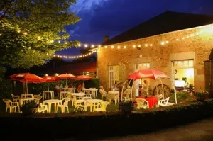 Camping - Bonnac-la-Côte - Limousin - Le Château de Leychoisier