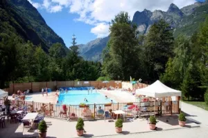 Camping - Le Bourg-d'Oisans - Rhône-Alpes - Le Château de Rochetaillée