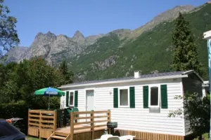 Camping - Le Bourg-d'Oisans - Rhône-Alpes - Le Château de Rochetaillée