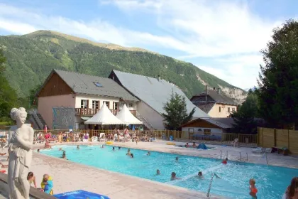 Camping - Le Bourg-d'Oisans - Rhône-Alpes - Le Château de Rochetaillée