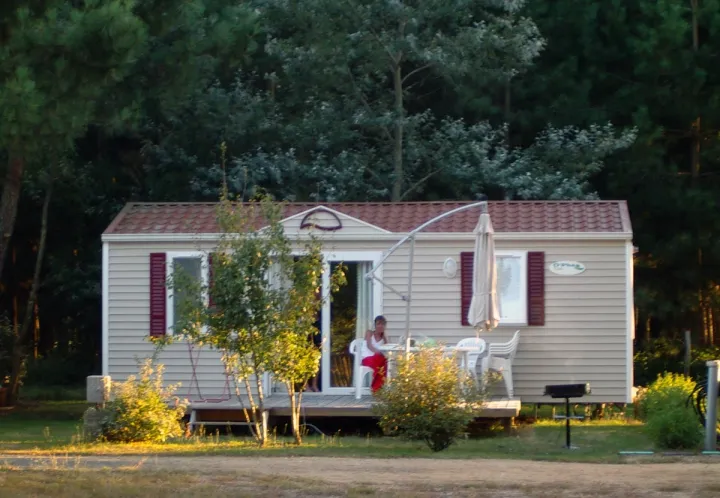 Camping - Bayas - Aquitaine - Le Chêne du Lac
