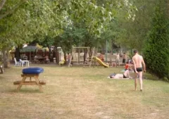 Camping - Bayas - Aquitaine - Le Chêne du Lac