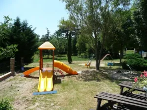 Camping - Castelnau-de-Montmiral - Midi-Pyrénées - Le Chêne Vert