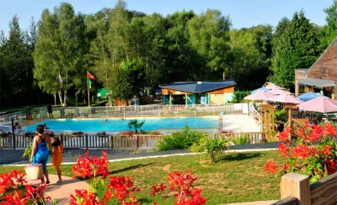Camping - Aubazine - Limousin - Le Coiroux