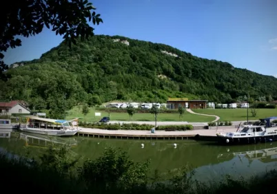 Camping - Baume-les-Dames - Franche-Comté - Le Domaine d'Aucroix
