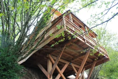 Camping - Plonévez-du-Faou - Bretagne - Le Domaine de Méros