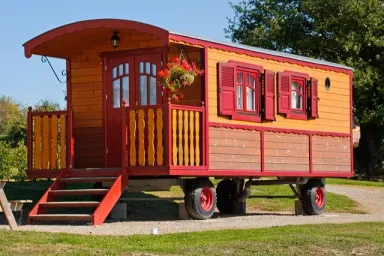 Camping - Target - Auvergne - Le Domaine des Grandes Côtes