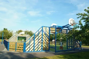 Camping - Saint-Georges-lès-Baillargeaux - Poitou-Charentes - Le Futuriste