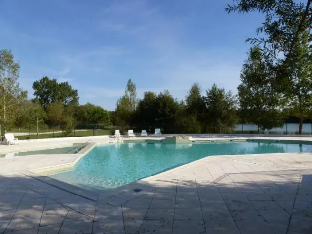 Camping - Sainte-Gemme - Poitou-Charentes - Le Grand Bleu