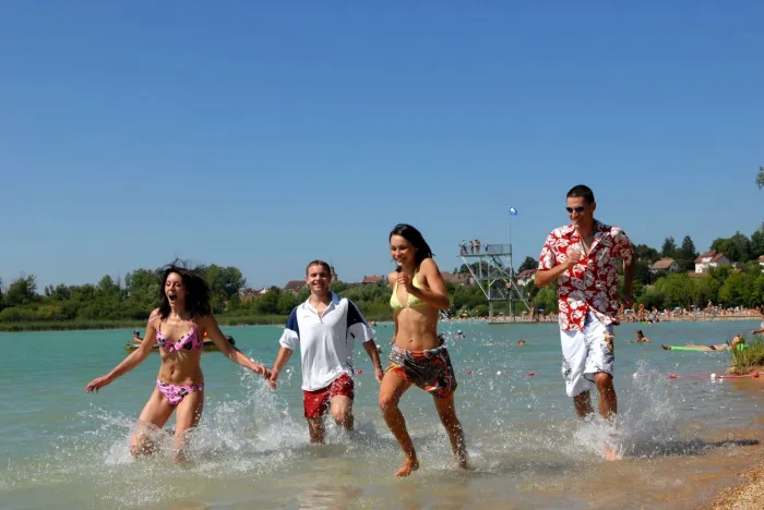 Camping - Clairvaux-les-Lacs - Franche-Comté - Le Grand Lac