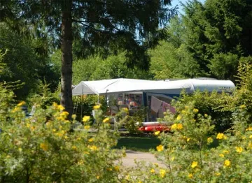 Camping - Clairvaux-les-Lacs - Franche-Comté - Le Grand Lac