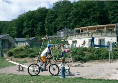 Camping - Villefranche-de-Panat - Midi-Pyrénées - Le Hameau des Lacs