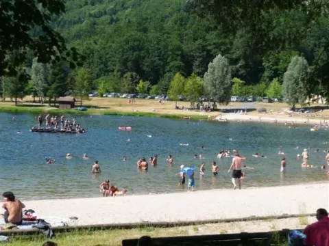 Camping - Saulxures-sur-Moselotte - Lorraine - le Lac de la Moselotte