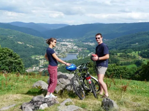 Camping - Saulxures-sur-Moselotte - Lorraine - le Lac de la Moselotte