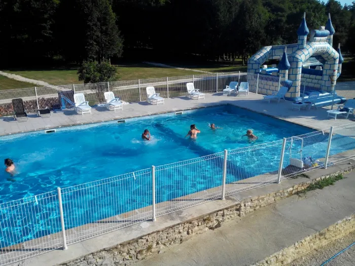 Camping - Saint-Mandé-sur-Brédoire - Poitou-Charentes - Le Lizot
