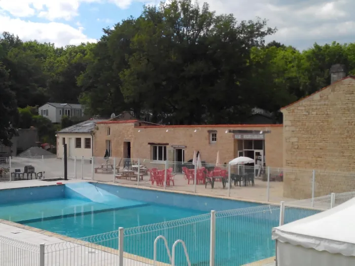 Camping - Saint-Mandé-sur-Brédoire - Poitou-Charentes - Le Lizot