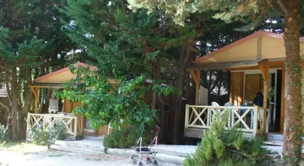 Camping - Vesc - Rhône-Alpes - Le Matin Calme