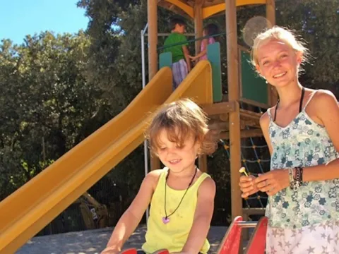 Camping - Hyères - Provence-Alpes-Côte d'Azur - Le Méditerranée